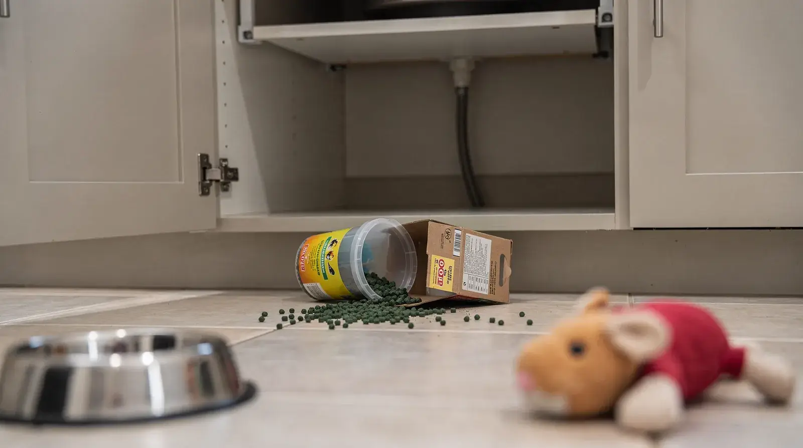 Nukingstreet avoids second-generation anticoagulant rodenticides that harm wildlife and neonicotinoid products that kill